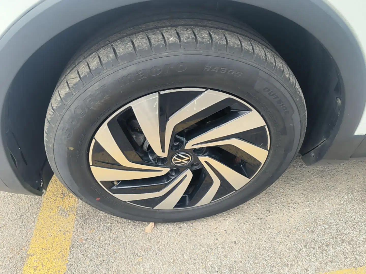 Volkswagen Tiguan L 2024 300TSI Automatic Two-Wheel Drive Smart Edition — миниатюра 15