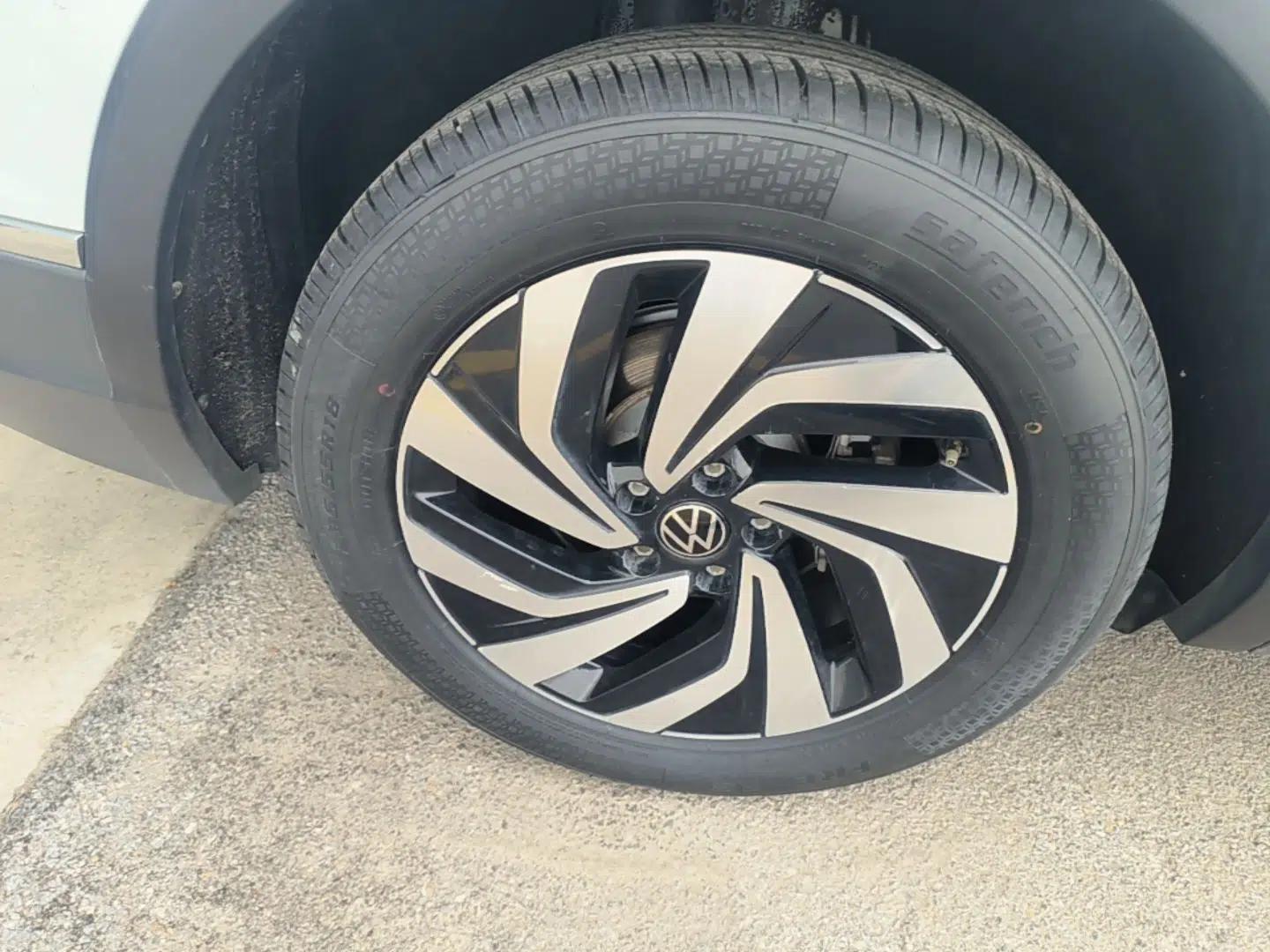 Volkswagen Tiguan L 2024 300TSI Automatic Two-Wheel Drive Smart Edition — миниатюра 16