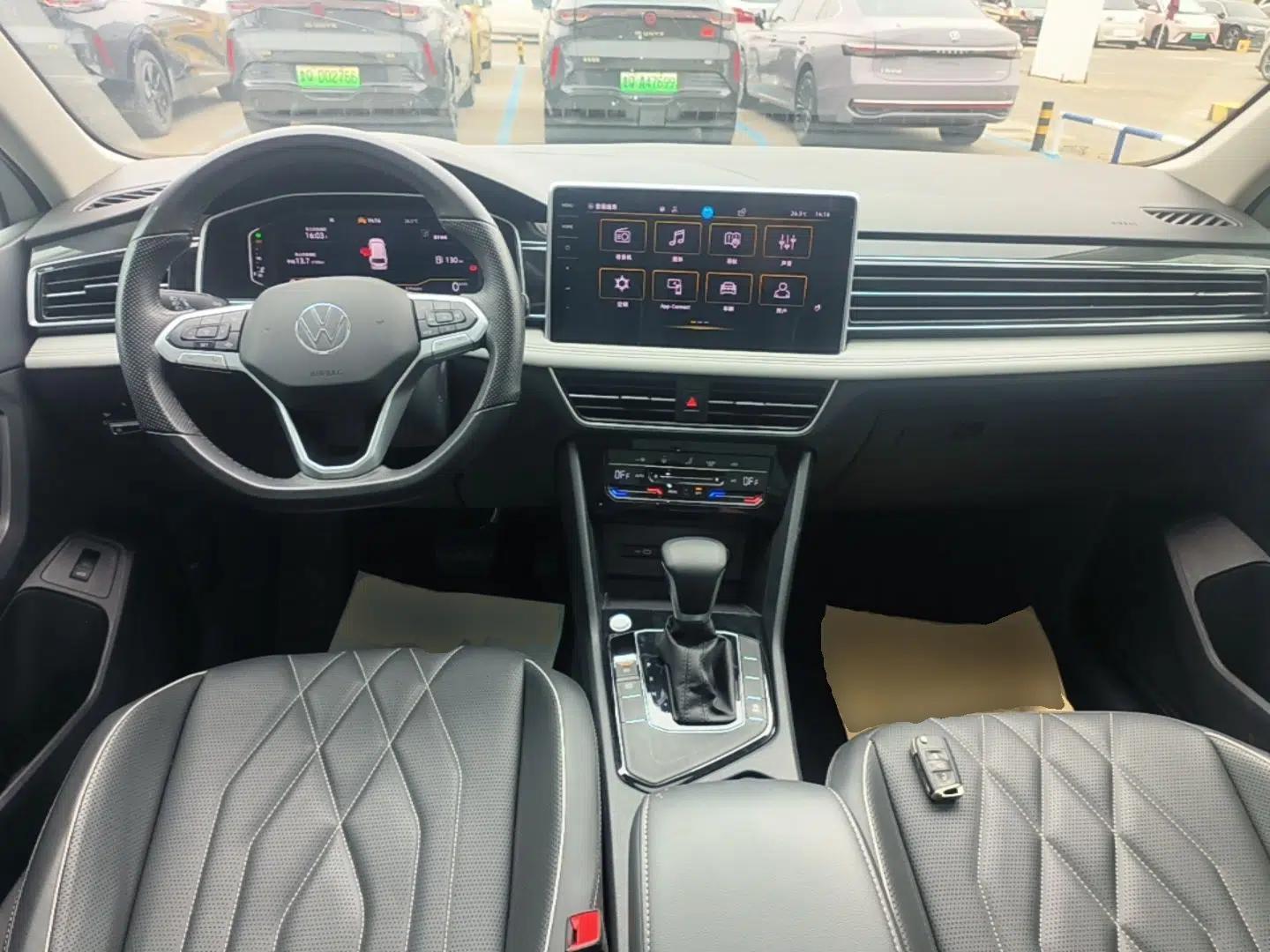 Volkswagen Tiguan L 2024 300TSI Automatic Two-Wheel Drive Smart Edition — миниатюра 17