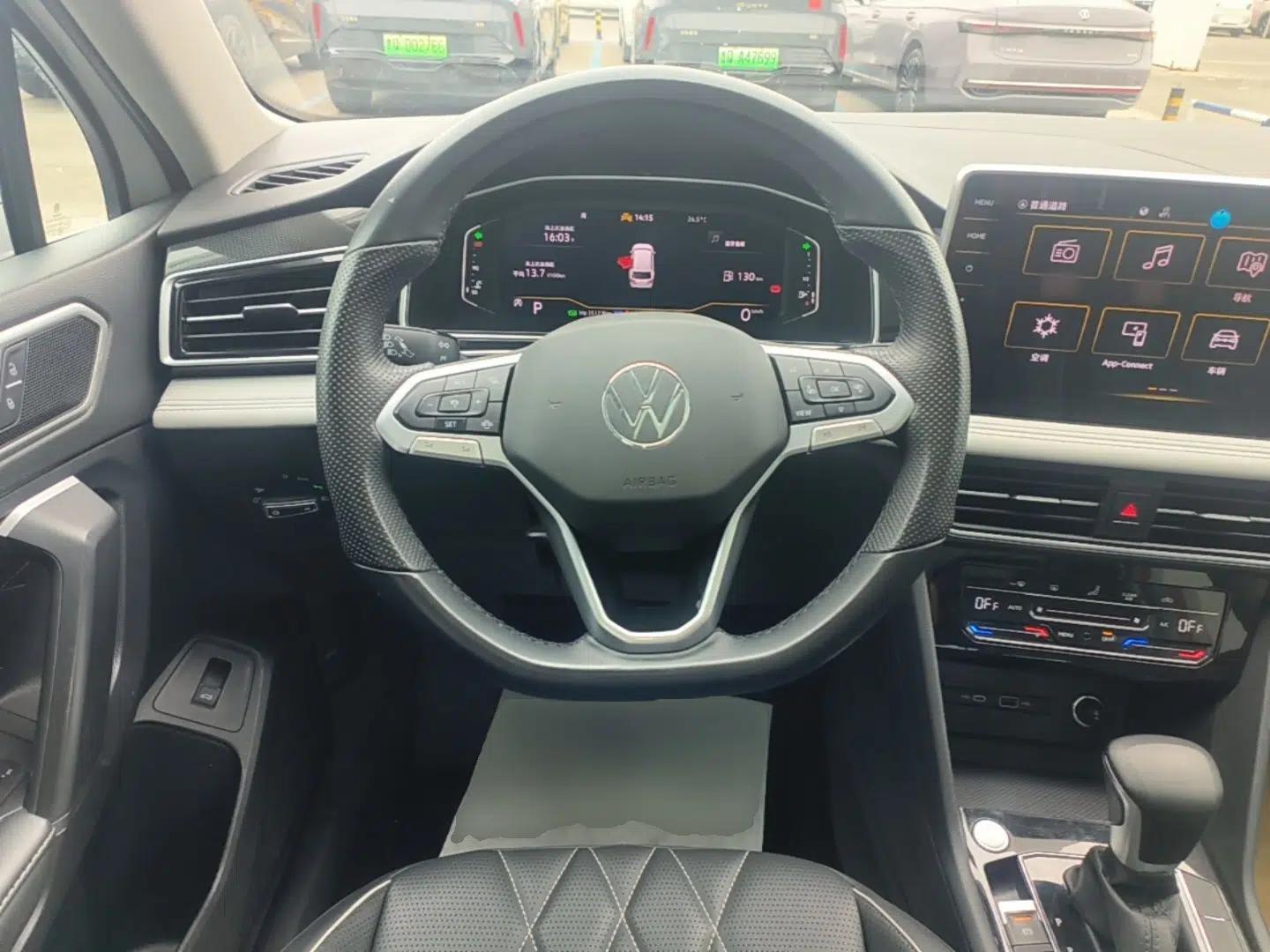 Volkswagen Tiguan L 2024 300TSI Automatic Two-Wheel Drive Smart Edition — миниатюра 18