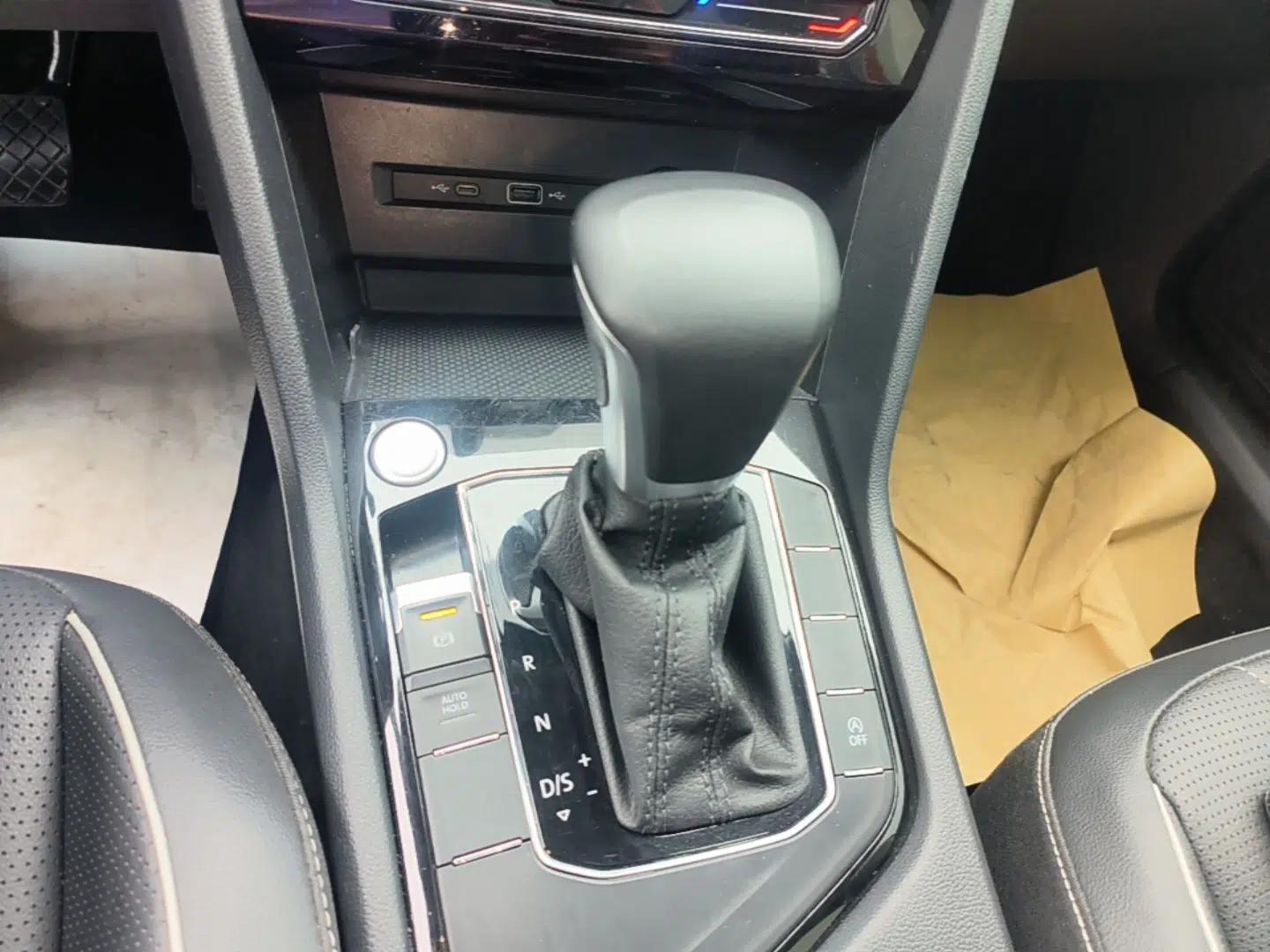 Volkswagen Tiguan L 2024 300TSI Automatic Two-Wheel Drive Smart Edition — миниатюра 21