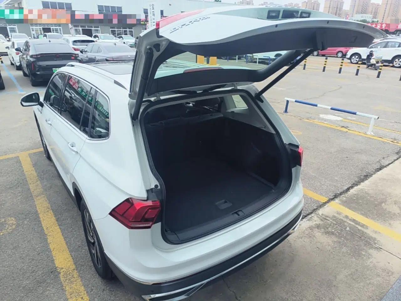 Volkswagen Tiguan L 2024 300TSI Automatic Two-Wheel Drive Smart Edition — миниатюра 27