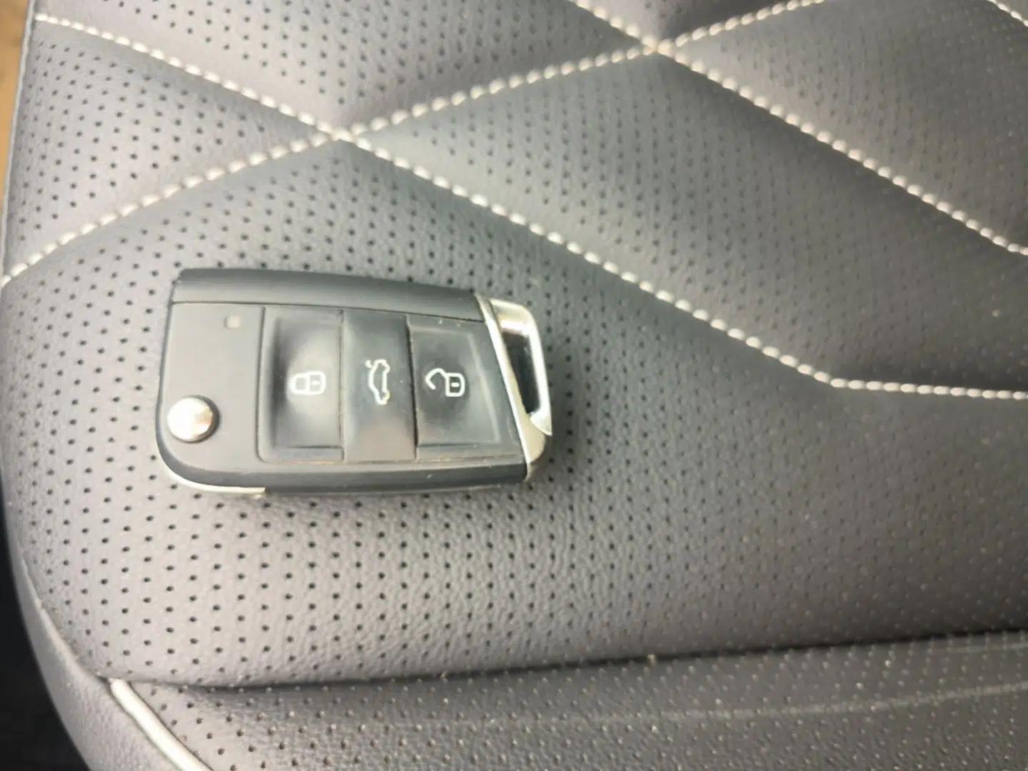 Volkswagen Tiguan L 2024 300TSI Automatic Two-Wheel Drive Smart Edition — миниатюра 28