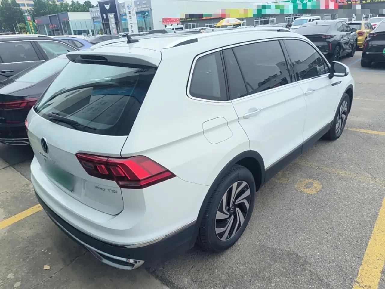 Volkswagen Tiguan L 2024 300TSI Automatic Two-Wheel Drive Smart Edition — миниатюра 6