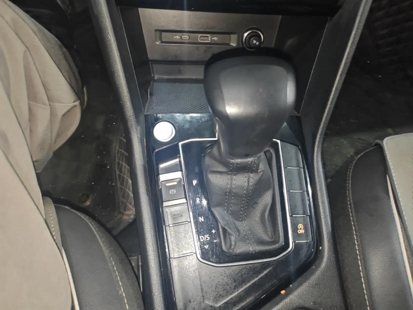 Volkswagen Tiguan L 2023 300TSI Automatic Two-Wheel Drive Smart Edition — миниатюра 16