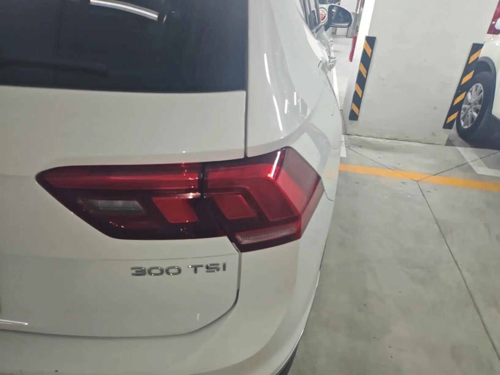 Volkswagen Tiguan L 2023 300TSI Automatic Two-Wheel Drive Smart Edition — миниатюра 9