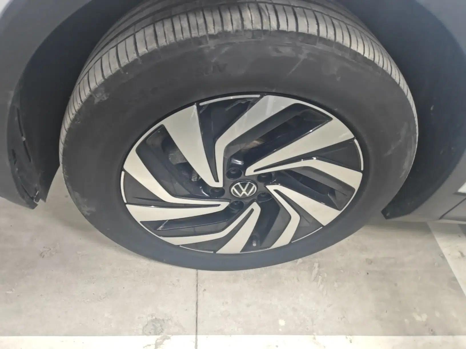Volkswagen Tiguan L 2023 300TSI Automatic Two-Wheel Drive Smart Edition — миниатюра 10