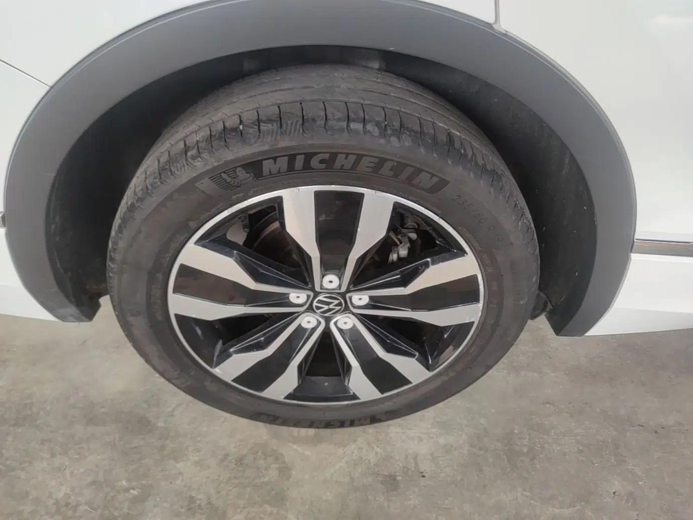 Volkswagen Tiguan L 2022 330TSI Automatic Two-Wheel Drive R-Line Enhanced Edition — миниатюра 16