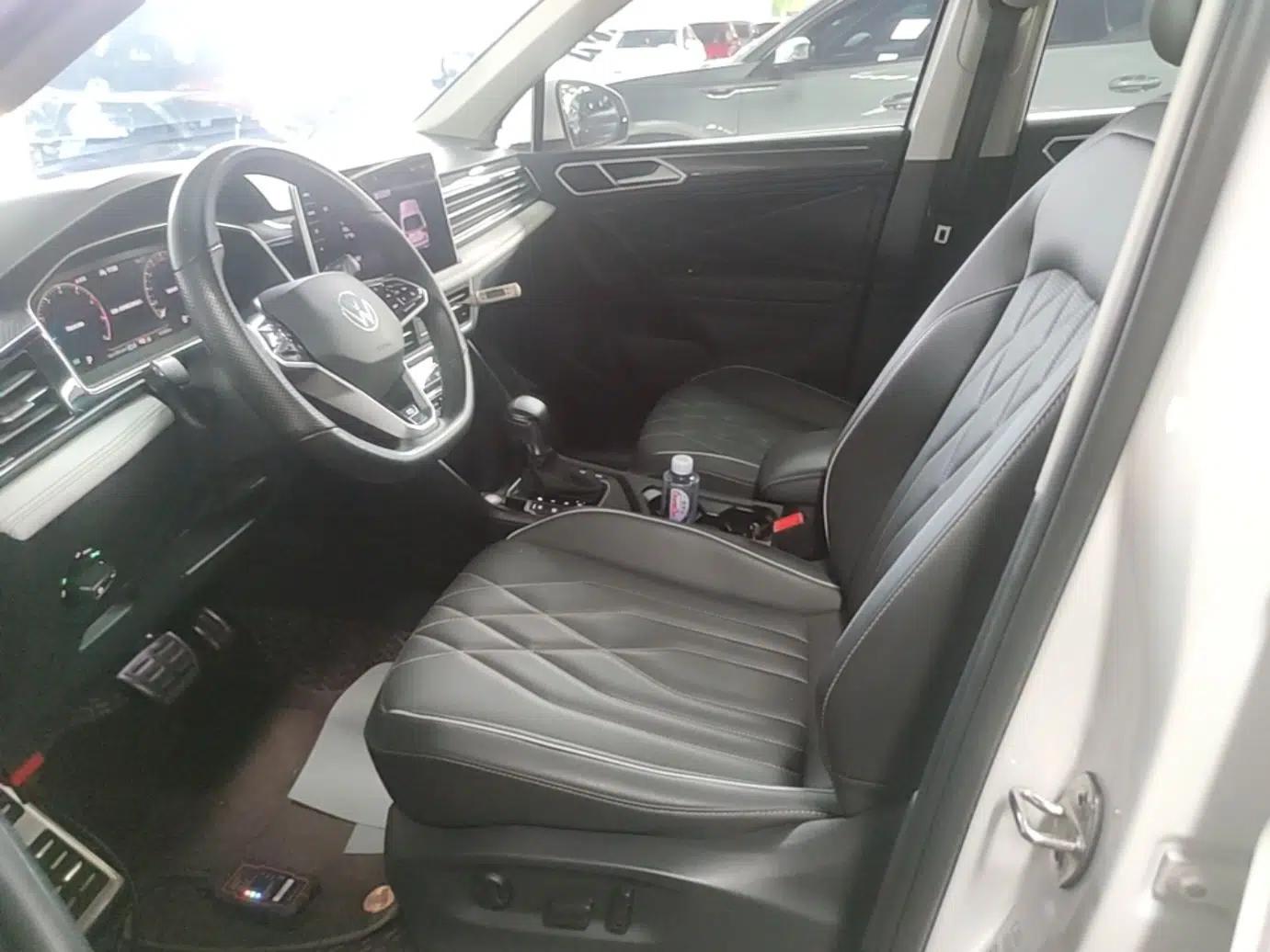 Volkswagen Tiguan L 2022 330TSI Automatic Two-Wheel Drive R-Line Enhanced Edition — миниатюра 22