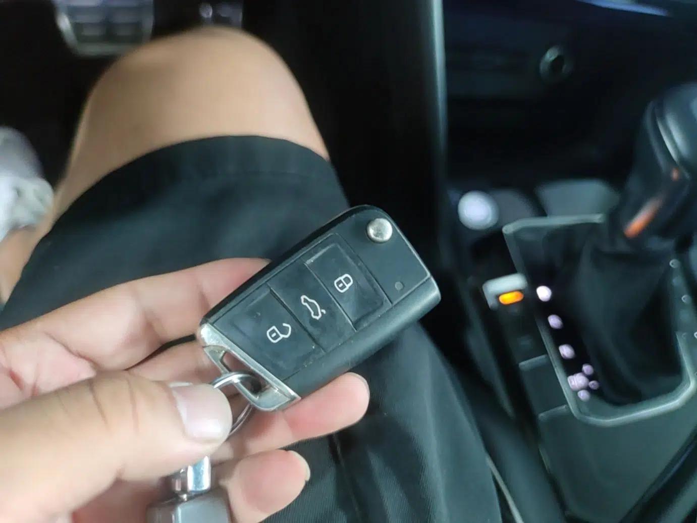 Volkswagen Tiguan L 2022 330TSI Automatic Two-Wheel Drive R-Line Enhanced Edition — миниатюра 28