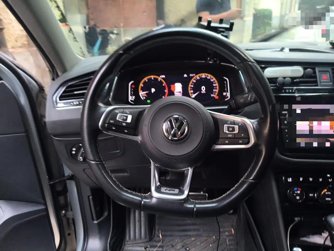 Volkswagen Tiguan L 2019 380TSI Automatic All-Wheel Drive R-Line Flagship 7-Seater China VI Standard — миниатюра 10