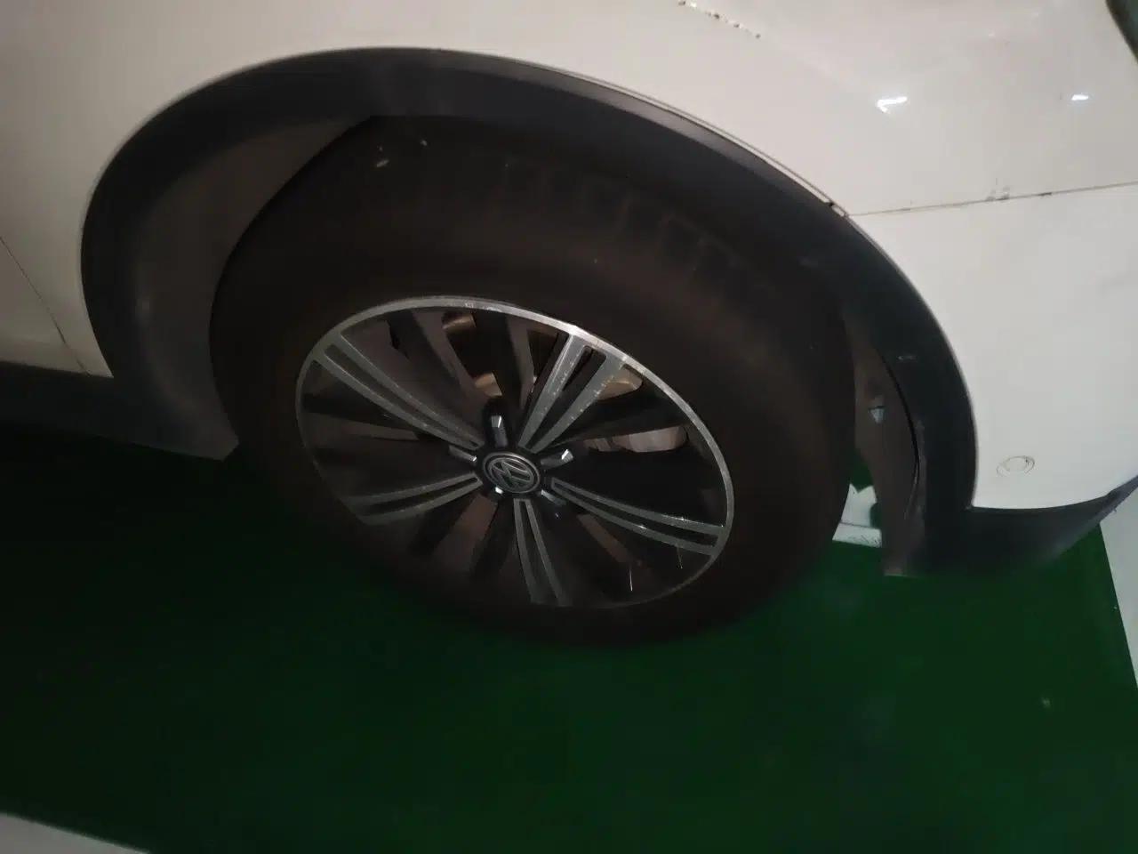Volkswagen Tiguan L 2017 330TSI Automatic Two-Wheel Drive Flagship Edition — миниатюра 8
