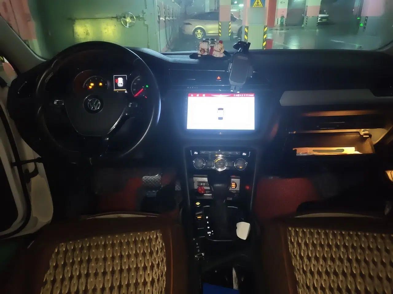 Volkswagen Tiguan L 2017 330TSI Automatic Two-Wheel Drive Flagship Edition — миниатюра 9
