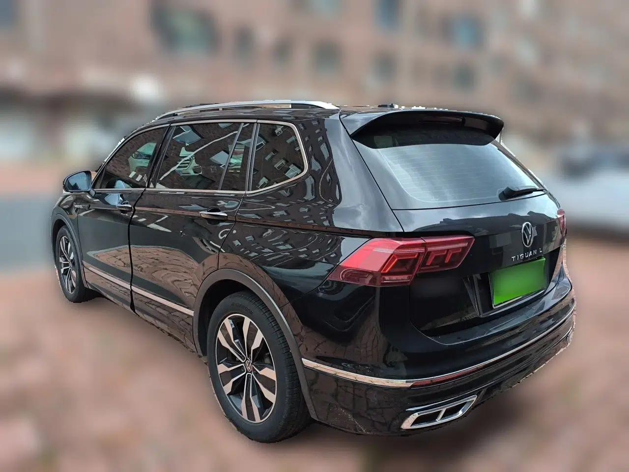 Volkswagen Tiguan L 2023 330TSI Automatic Two-Wheel Drive R-Line Enjoyment Edition — миниатюра 4