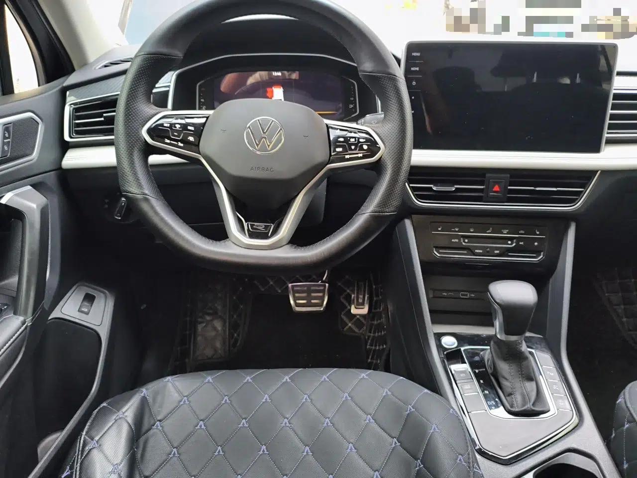 Volkswagen Tiguan L 2023 330TSI Automatic Two-Wheel Drive R-Line Enjoyment Edition — миниатюра 10