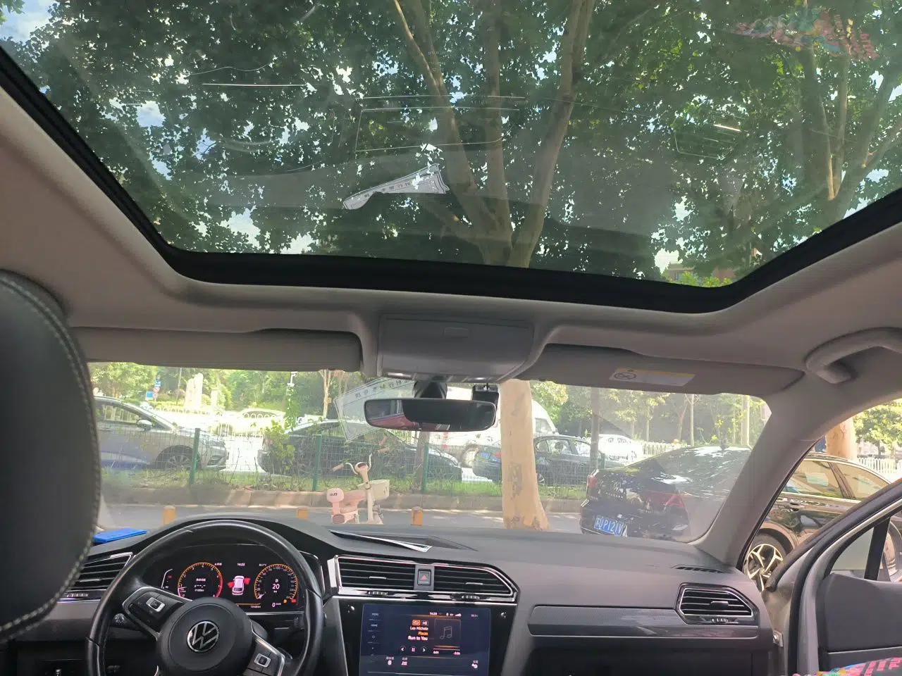 Volkswagen Tiguan L 2021 330TSI Automatic Two-Wheel Drive R-Line Enhanced Edition — миниатюра 18