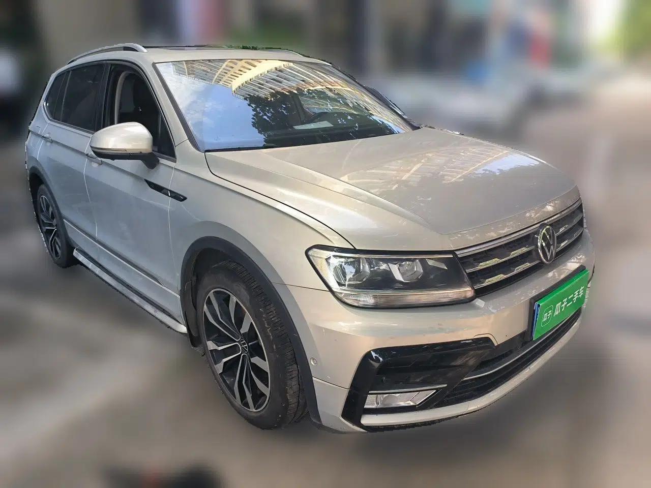 Volkswagen Tiguan L 2021 330TSI Automatic Two-Wheel Drive R-Line Enhanced Edition — миниатюра 3