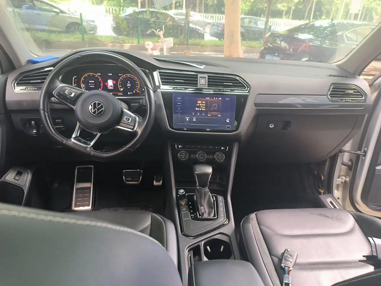 Volkswagen Tiguan L 2021 330TSI Automatic Two-Wheel Drive R-Line Enhanced Edition — миниатюра 9