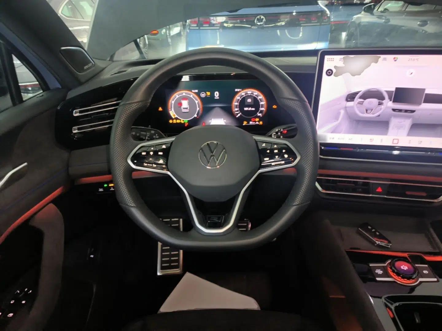 Volkswagen Tiguan L 2024 PRO 380TSI Four-Wheel Drive R-Line Prestige Edition — миниатюра 13