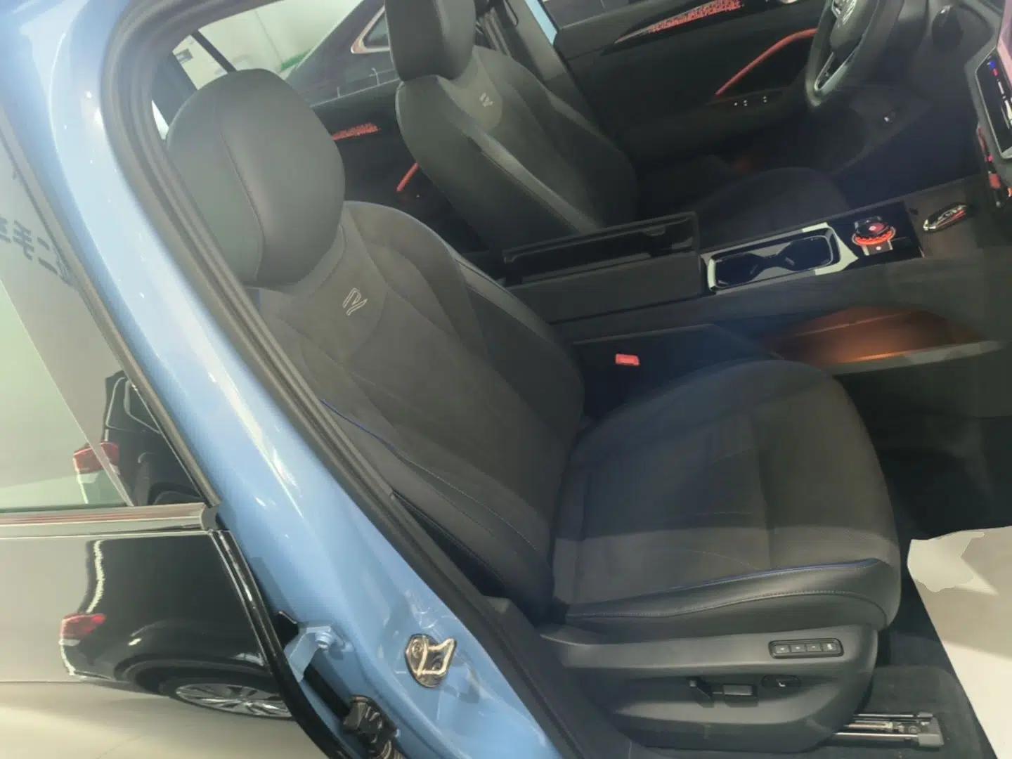 Volkswagen Tiguan L 2024 PRO 380TSI Four-Wheel Drive R-Line Prestige Edition — миниатюра 19