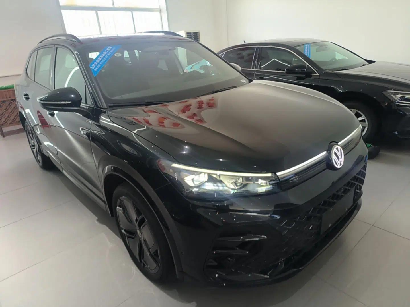 Volkswagen Tiguan L 2024 PRO 380TSI Four-Wheel Drive R-Line Prestige Edition — миниатюра 3