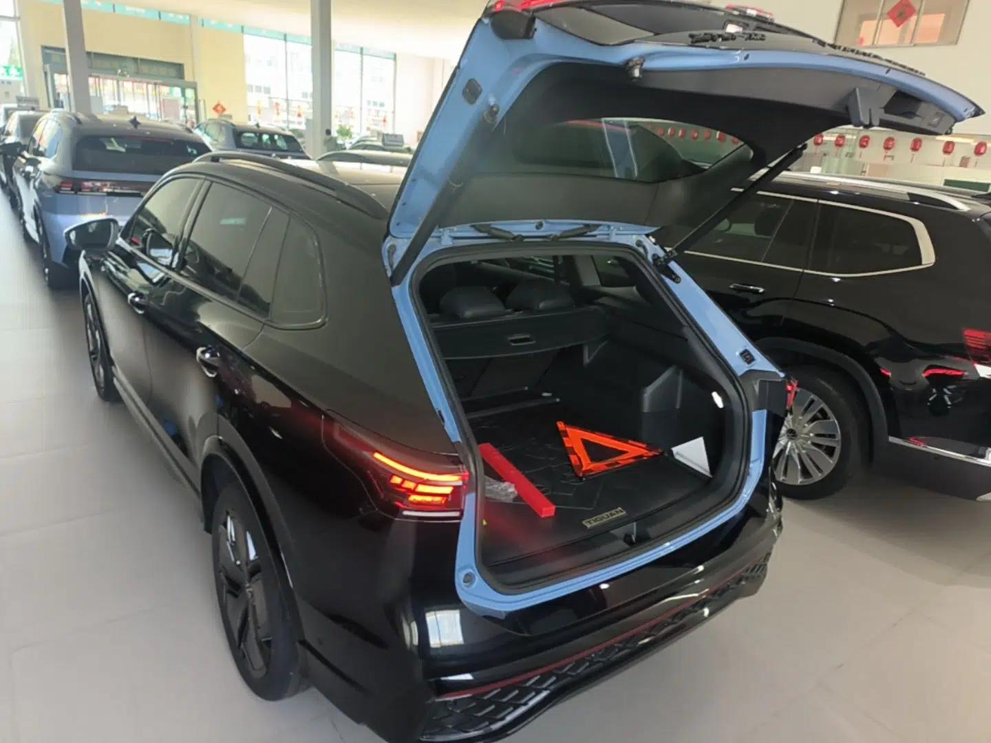 Volkswagen Tiguan L 2024 PRO 380TSI Four-Wheel Drive R-Line Prestige Edition — миниатюра 22