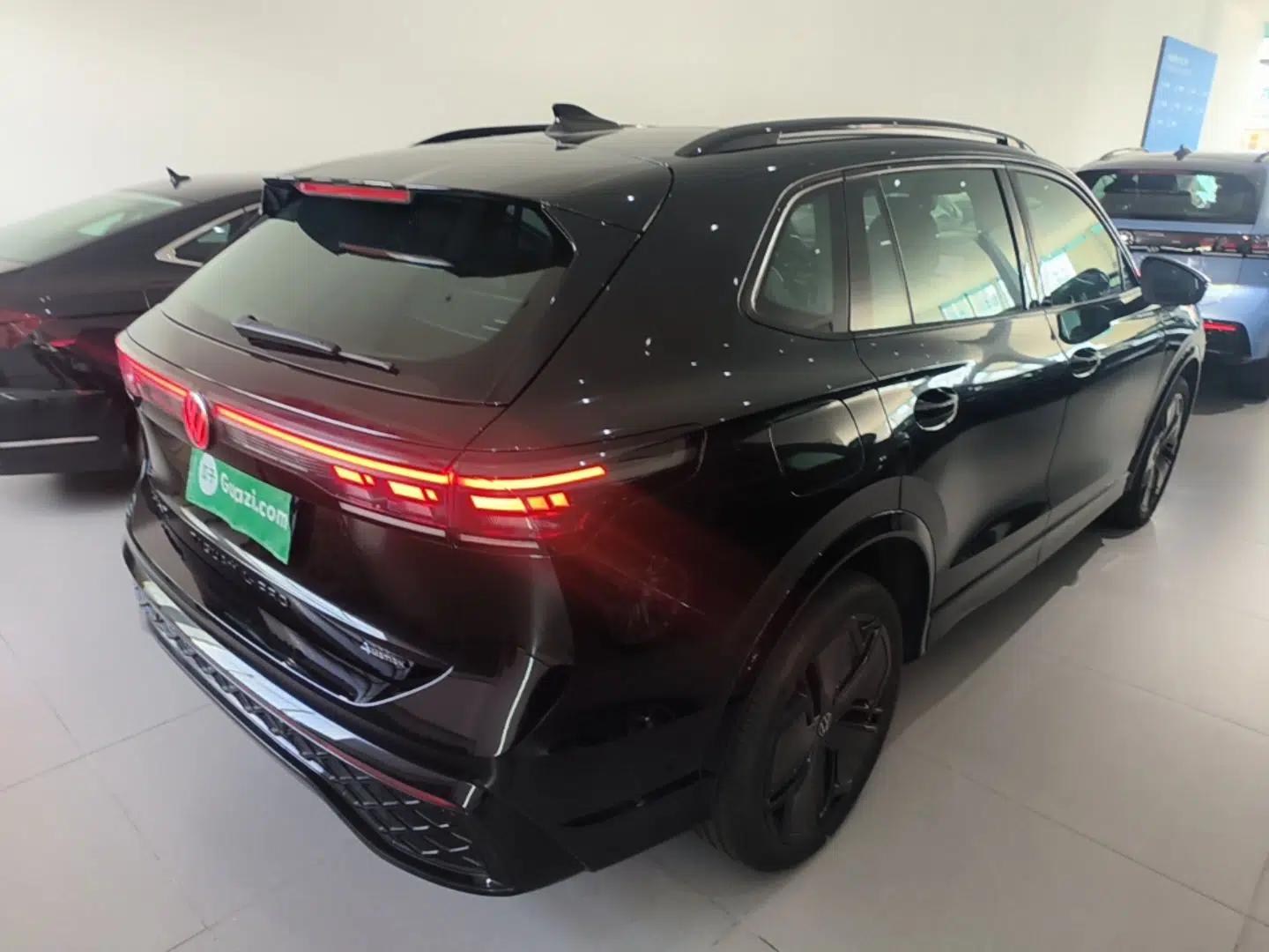 Volkswagen Tiguan L 2024 PRO 380TSI Four-Wheel Drive R-Line Prestige Edition — миниатюра 6