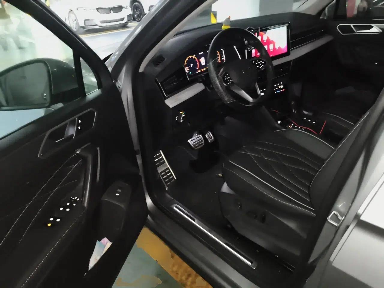 Volkswagen Tiguan L 2022 330TSI Automatic Two-Wheel Drive R-Line Enhanced Edition — миниатюра 16