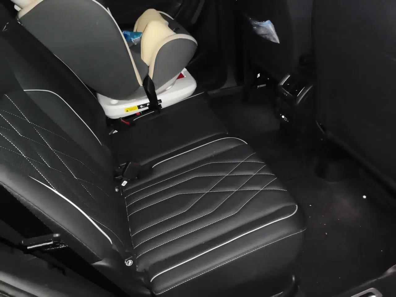 Volkswagen Tiguan L 2022 330TSI Automatic Two-Wheel Drive R-Line Enhanced Edition — миниатюра 17