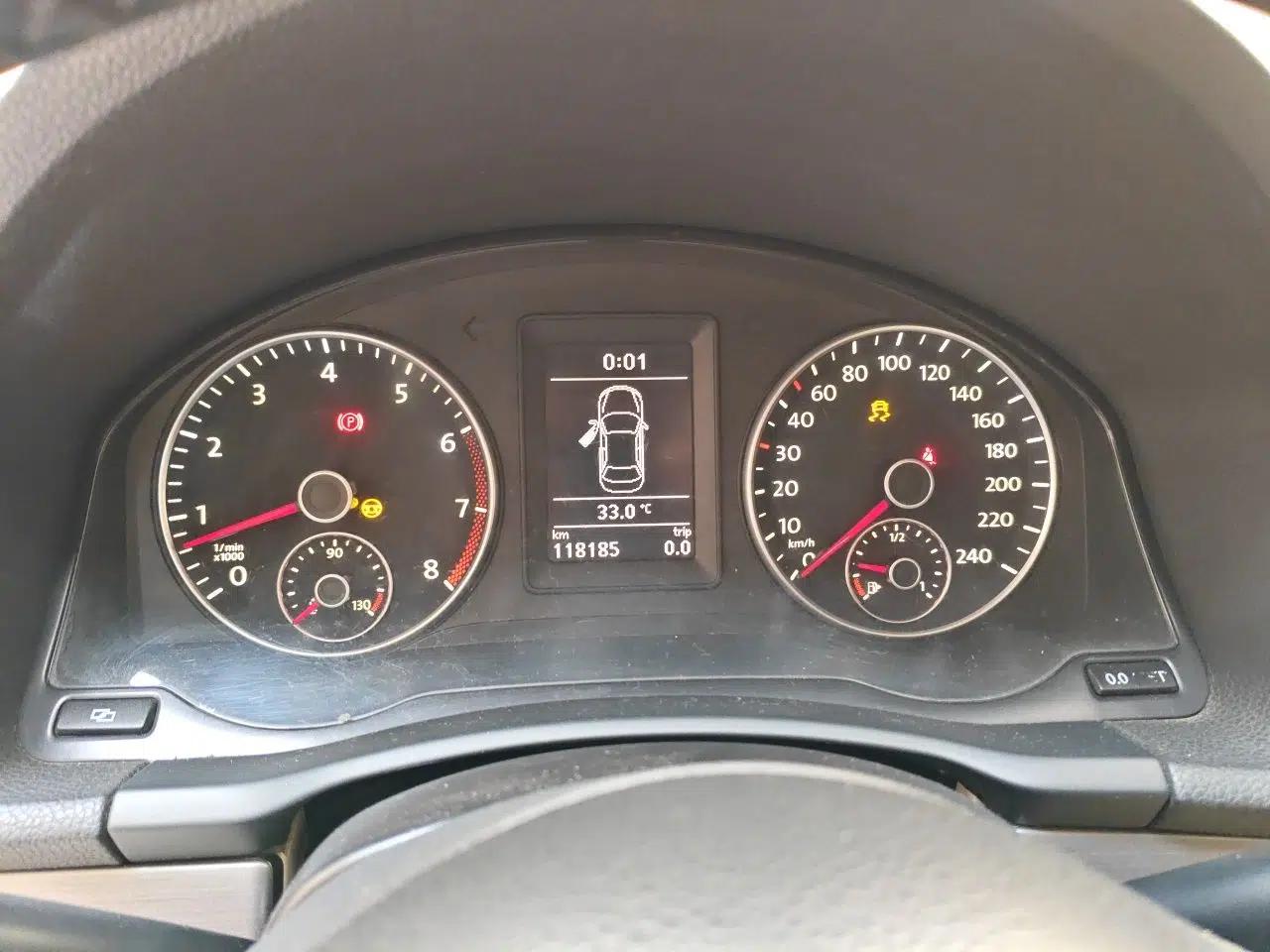 Volkswagen Sagitar 2011 1.4 TSI Manual Tech Model — миниатюра 11