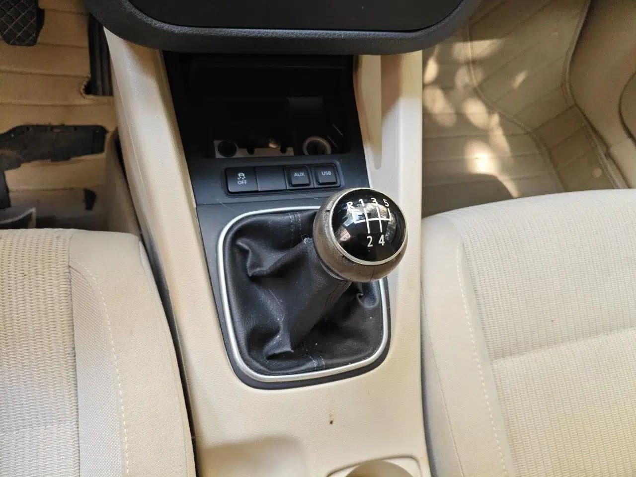 Volkswagen Sagitar 2011 1.4 TSI Manual Tech Model — миниатюра 14