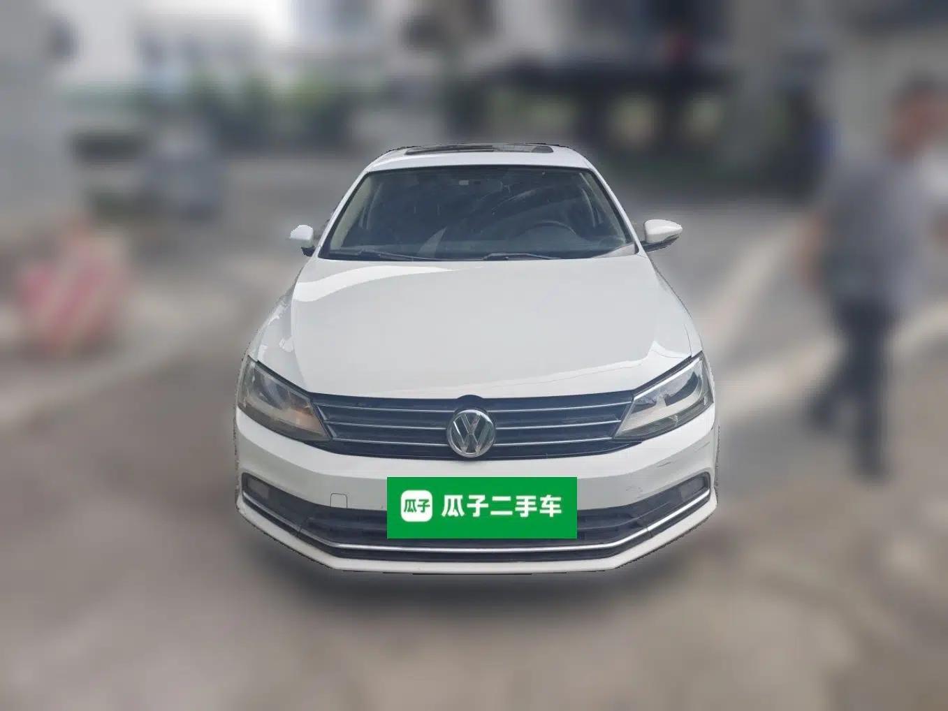Volkswagen Sagitar 2015 1.6L Manual Comfort Model — миниатюра 2