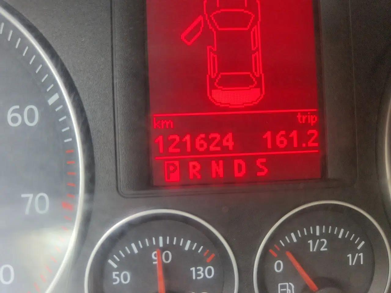 Volkswagen Sagitar 2011 1.8TSI Automatic Champion Edition — миниатюра 12