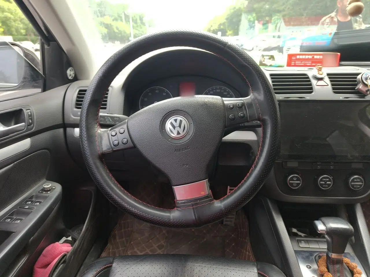 Volkswagen Sagitar 2011 1.8TSI Automatic Champion Edition — миниатюра 10