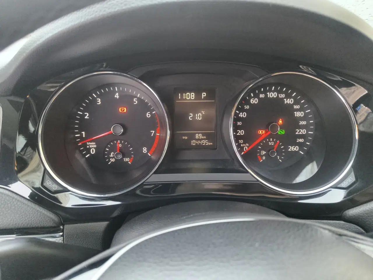 Volkswagen Sagitar 2015 230TSI Automatic Comfort Version — миниатюра 11