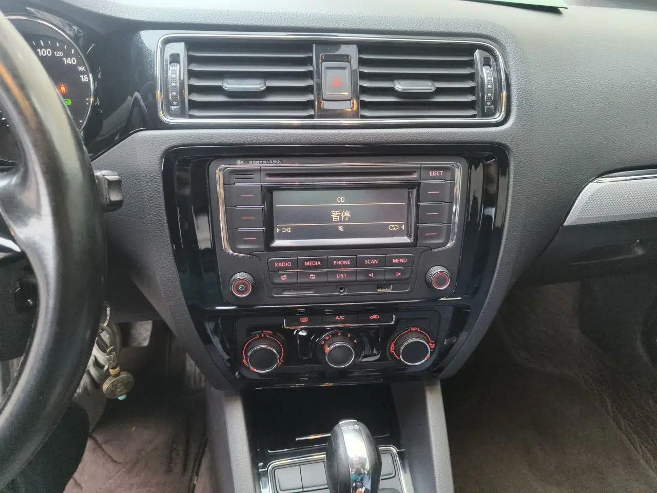 Volkswagen Sagitar 2015 230TSI Automatic Comfort Version — миниатюра 13