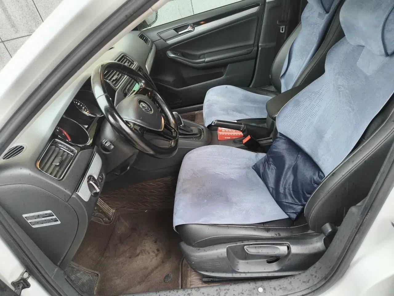 Volkswagen Sagitar 2015 230TSI Automatic Comfort Version — миниатюра 15