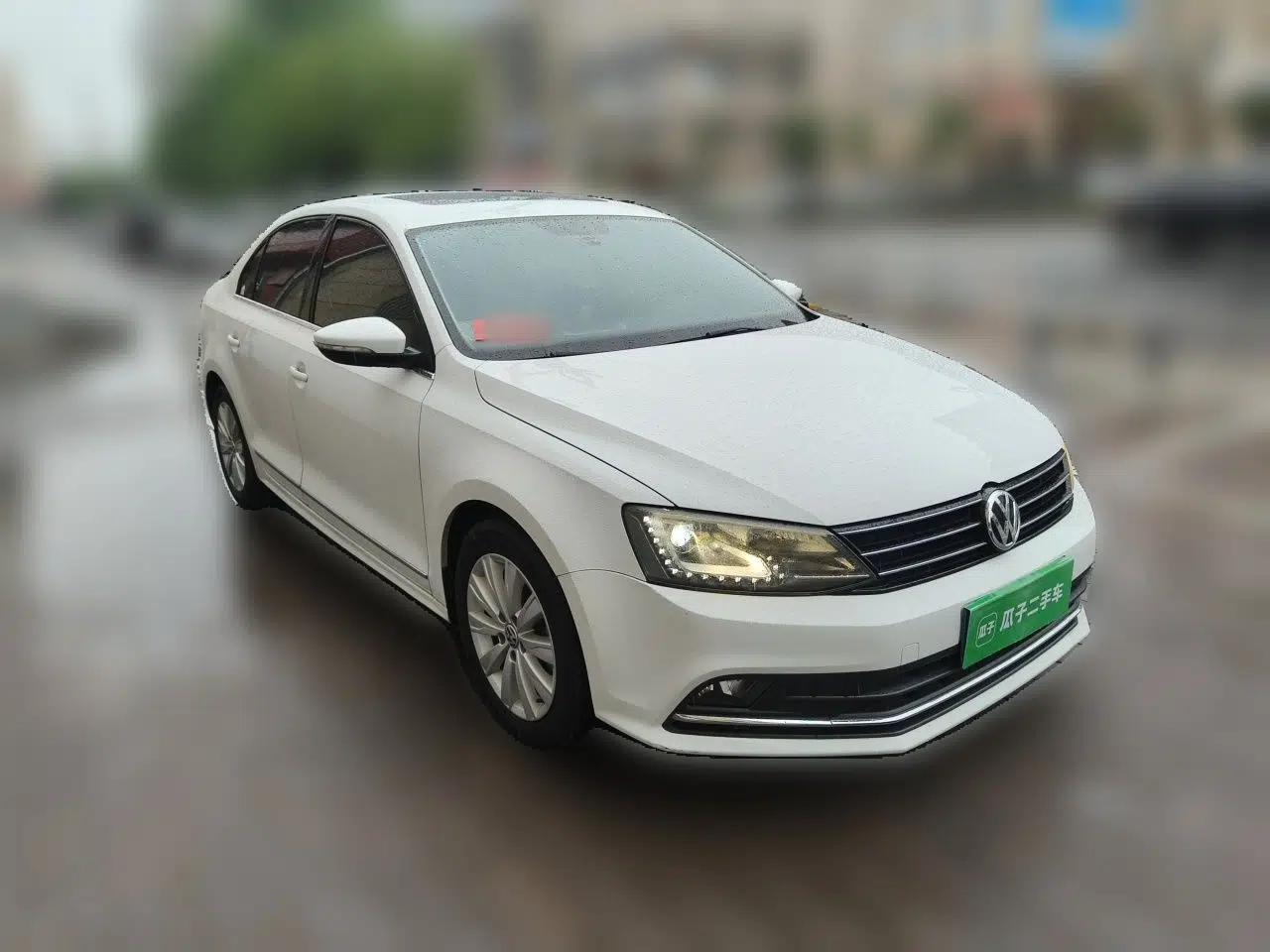Volkswagen Sagitar 2015 230TSI Automatic Comfort Version — миниатюра 3