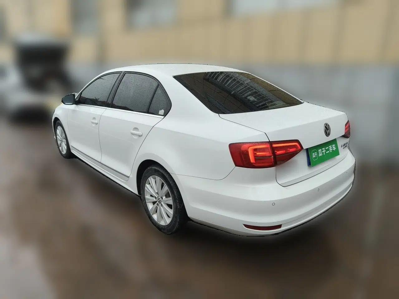 Volkswagen Sagitar 2015 230TSI Automatic Comfort Version — миниатюра 4