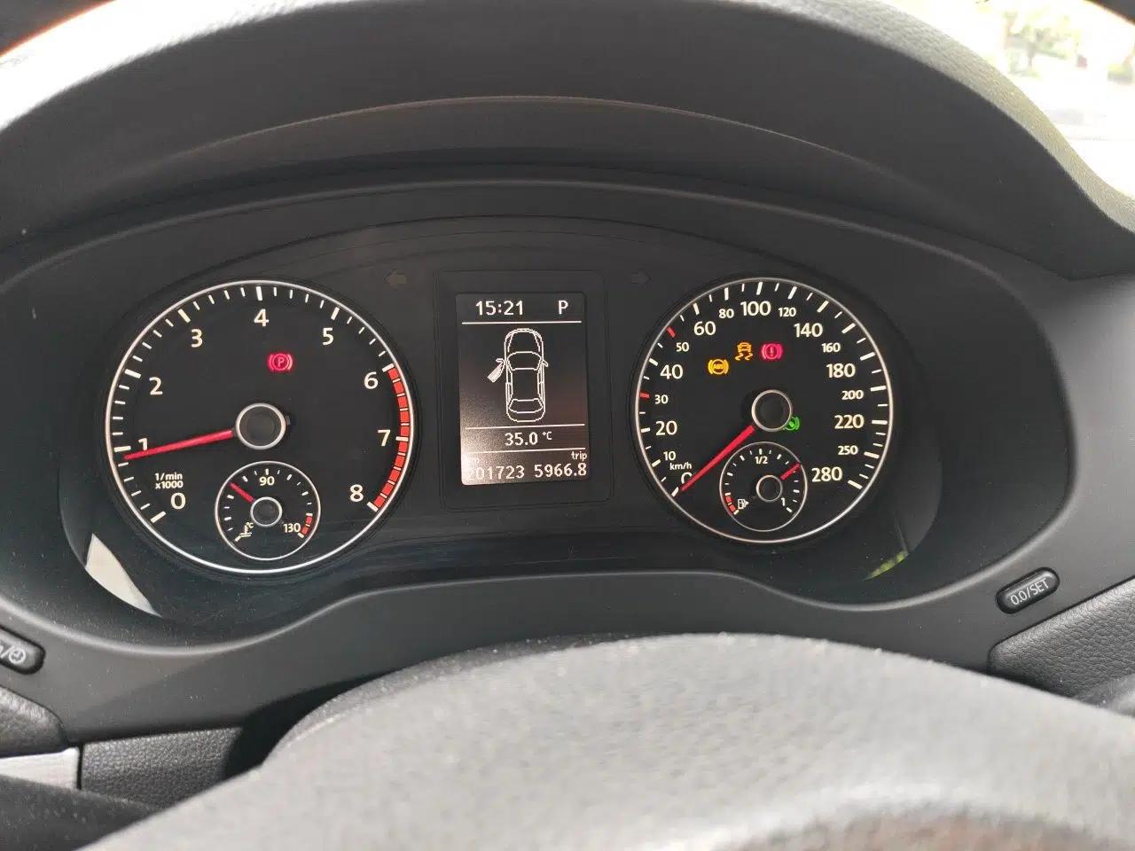 Volkswagen Sagitar 2014 Revised Version 1.4TSI Automatic Luxury Edition — миниатюра 11
