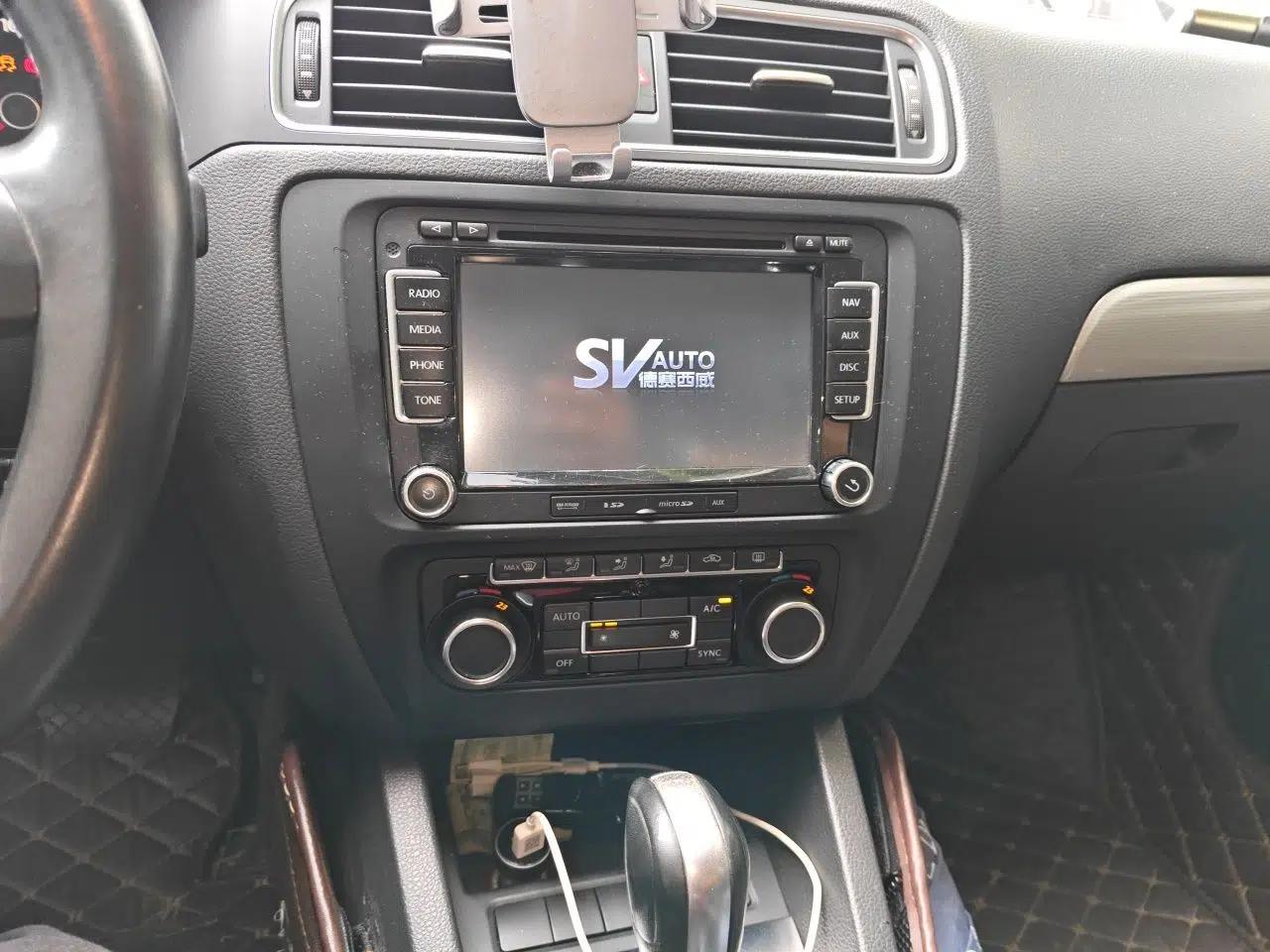 Volkswagen Sagitar 2014 Revised Version 1.4TSI Automatic Luxury Edition — миниатюра 13