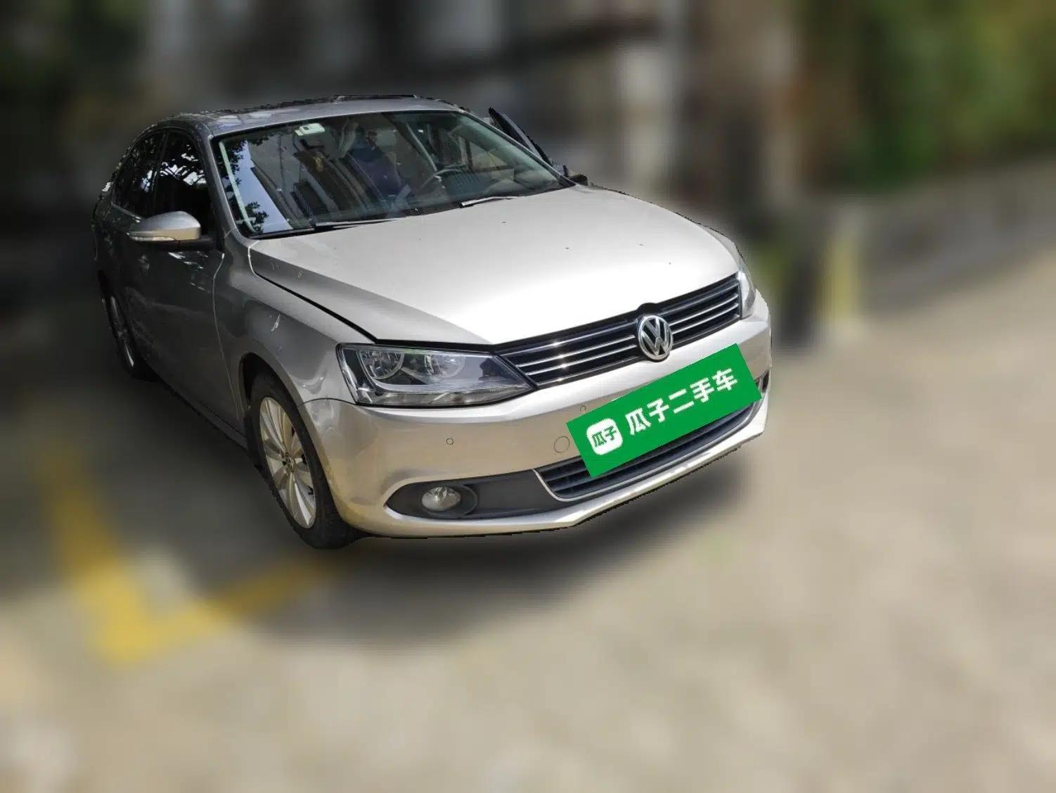 Volkswagen Sagitar 2014 Revised Version 1.4TSI Automatic Luxury Edition — миниатюра 3