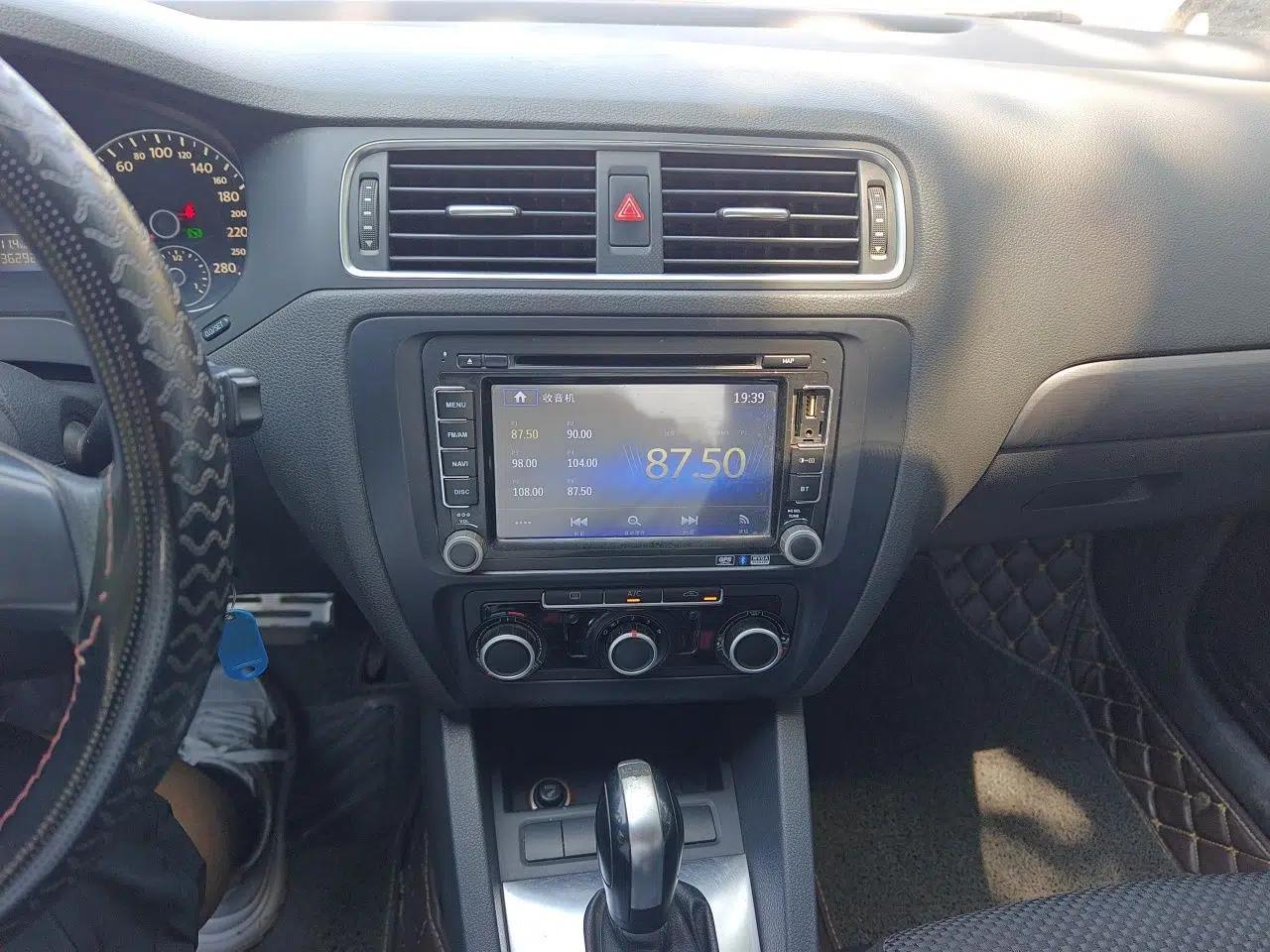 Volkswagen Sagitar 2012 1.4TSI Automatic Fashion Edition — миниатюра 13