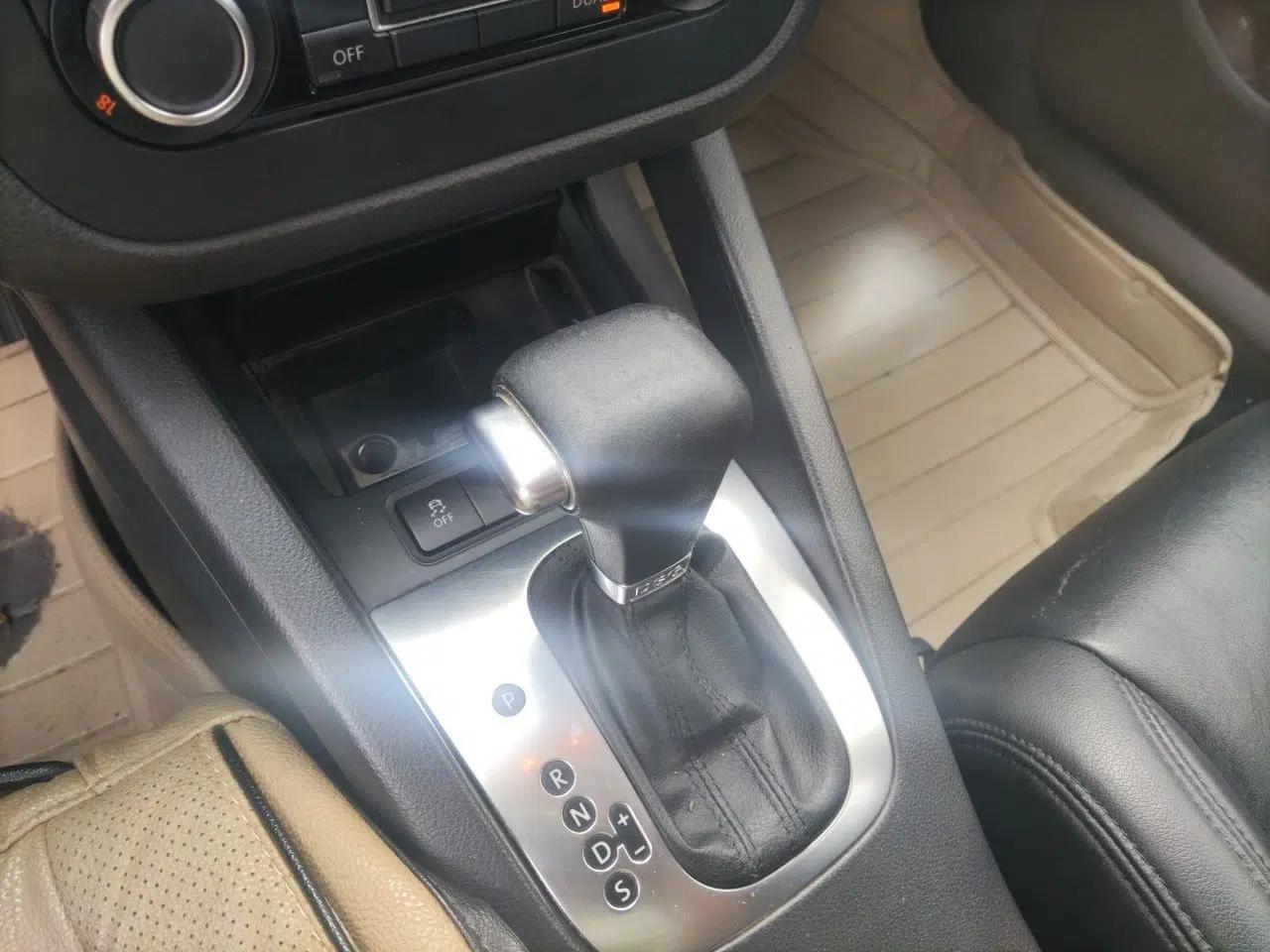 Volkswagen Sagitar 2010 1.4 TSI Automatic Tech Edition — миниатюра 14