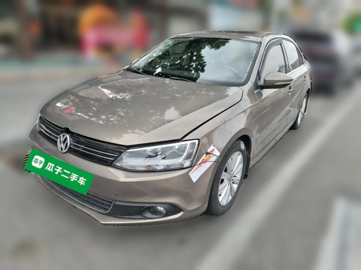 Volkswagen Sagitar 2014 1.6L Manual Comfort Model — миниатюра 1