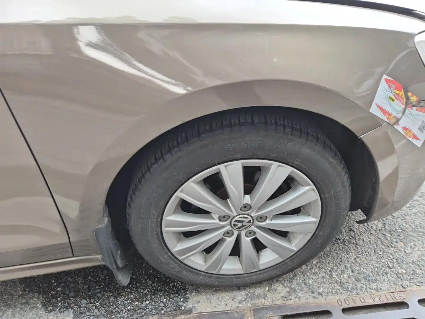 Volkswagen Sagitar 2014 1.6L Manual Comfort Model — миниатюра 8