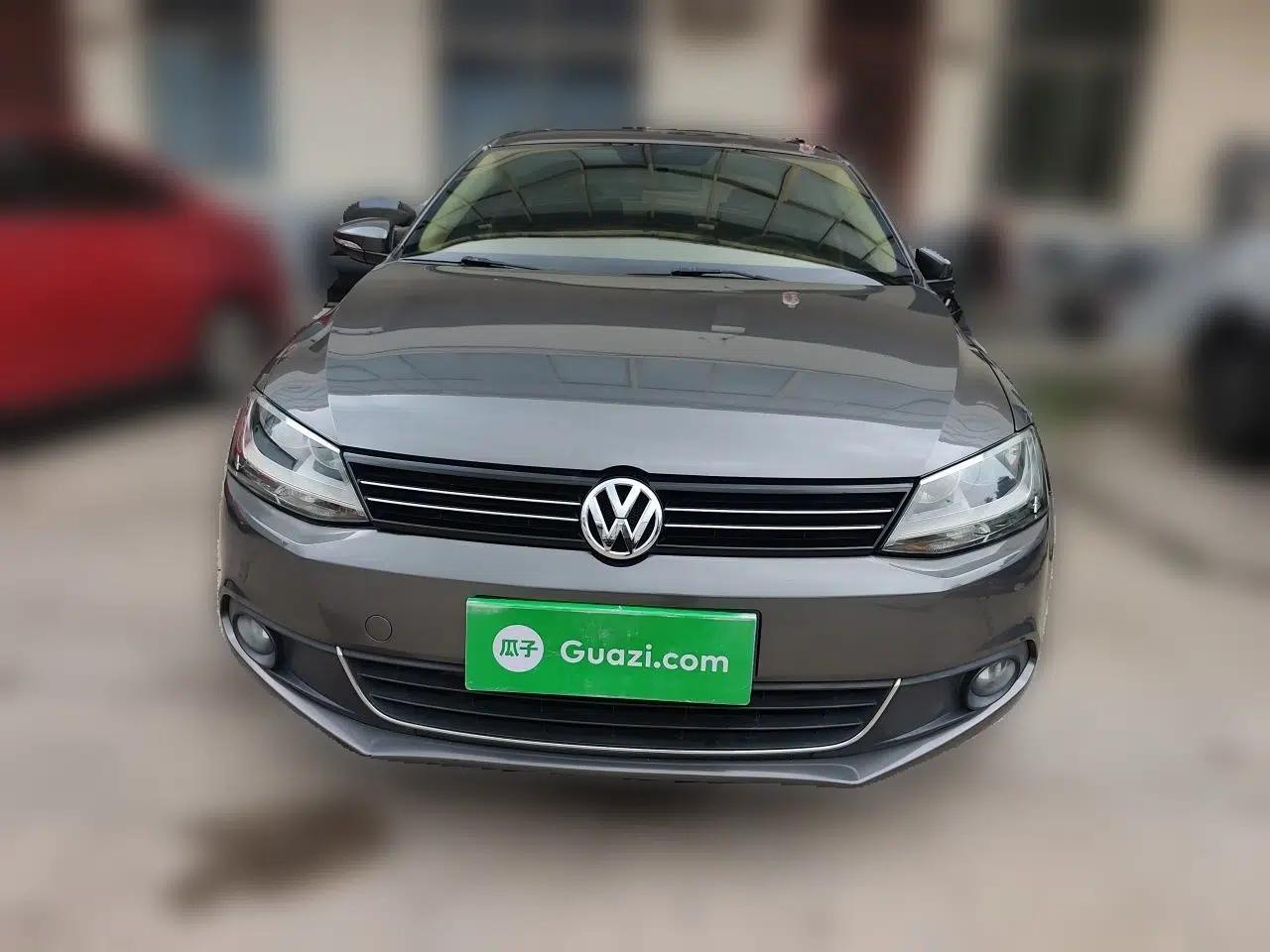 Volkswagen Sagitar 2012 1.6L Automatic Comfort Edition — миниатюра 2