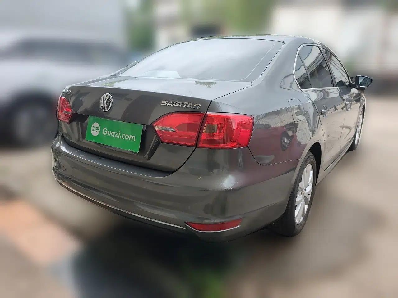 Volkswagen Sagitar 2012 1.6L Automatic Comfort Edition — миниатюра 6