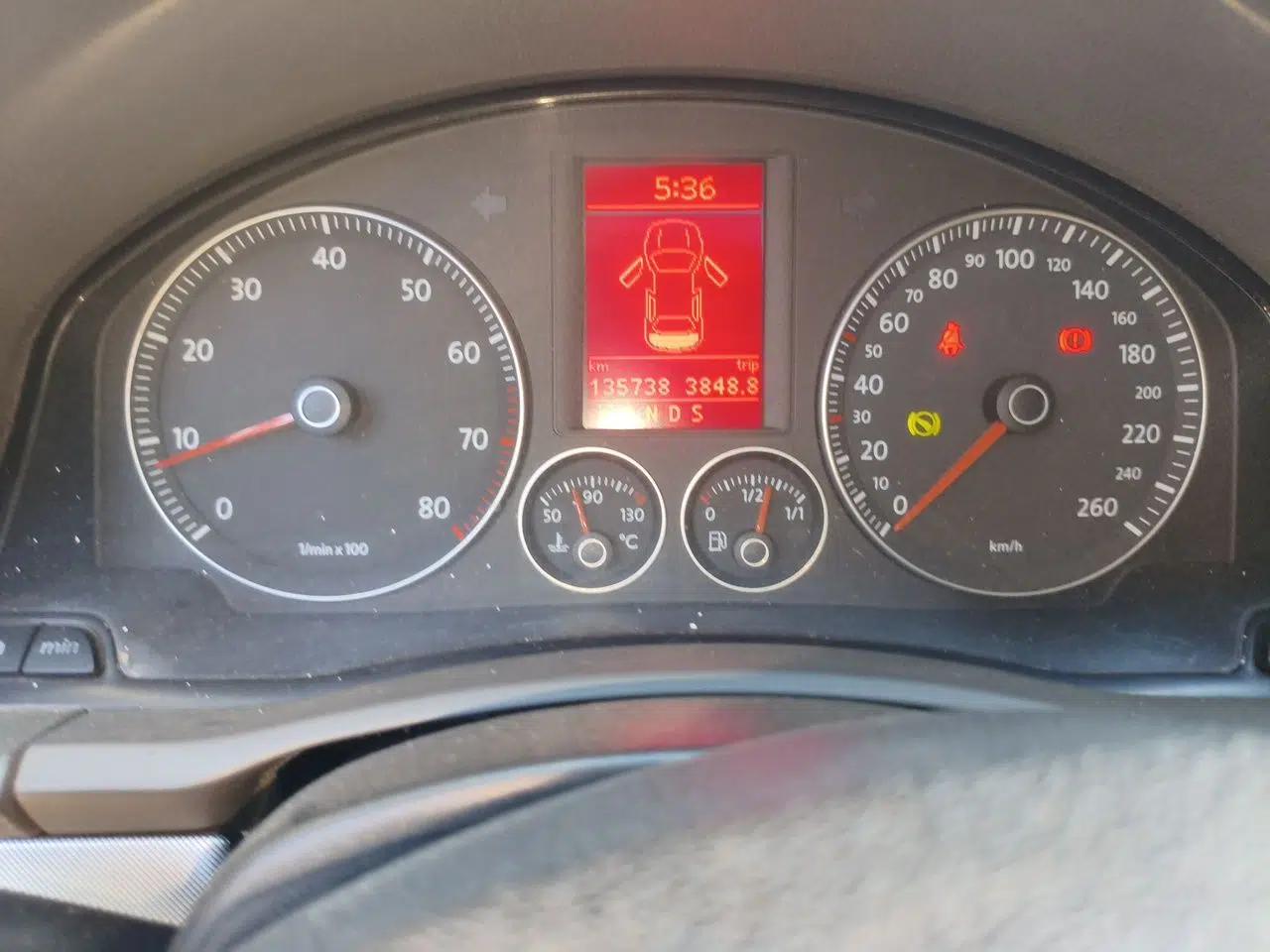 Volkswagen Sagitar 2010 1.4 TSI Automatic Luxury Model — миниатюра 11
