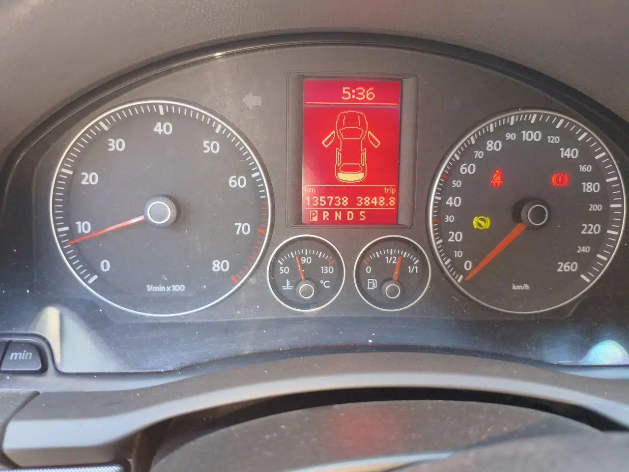 Volkswagen Sagitar 2010 1.4 TSI Automatic Luxury Model — миниатюра 12
